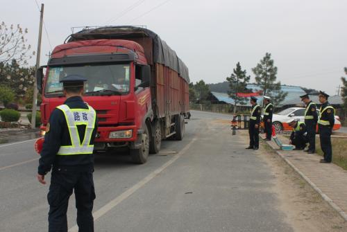惠州治超新規(guī) 超限超載一年3次以上將取消貨車司機從業(yè)資格